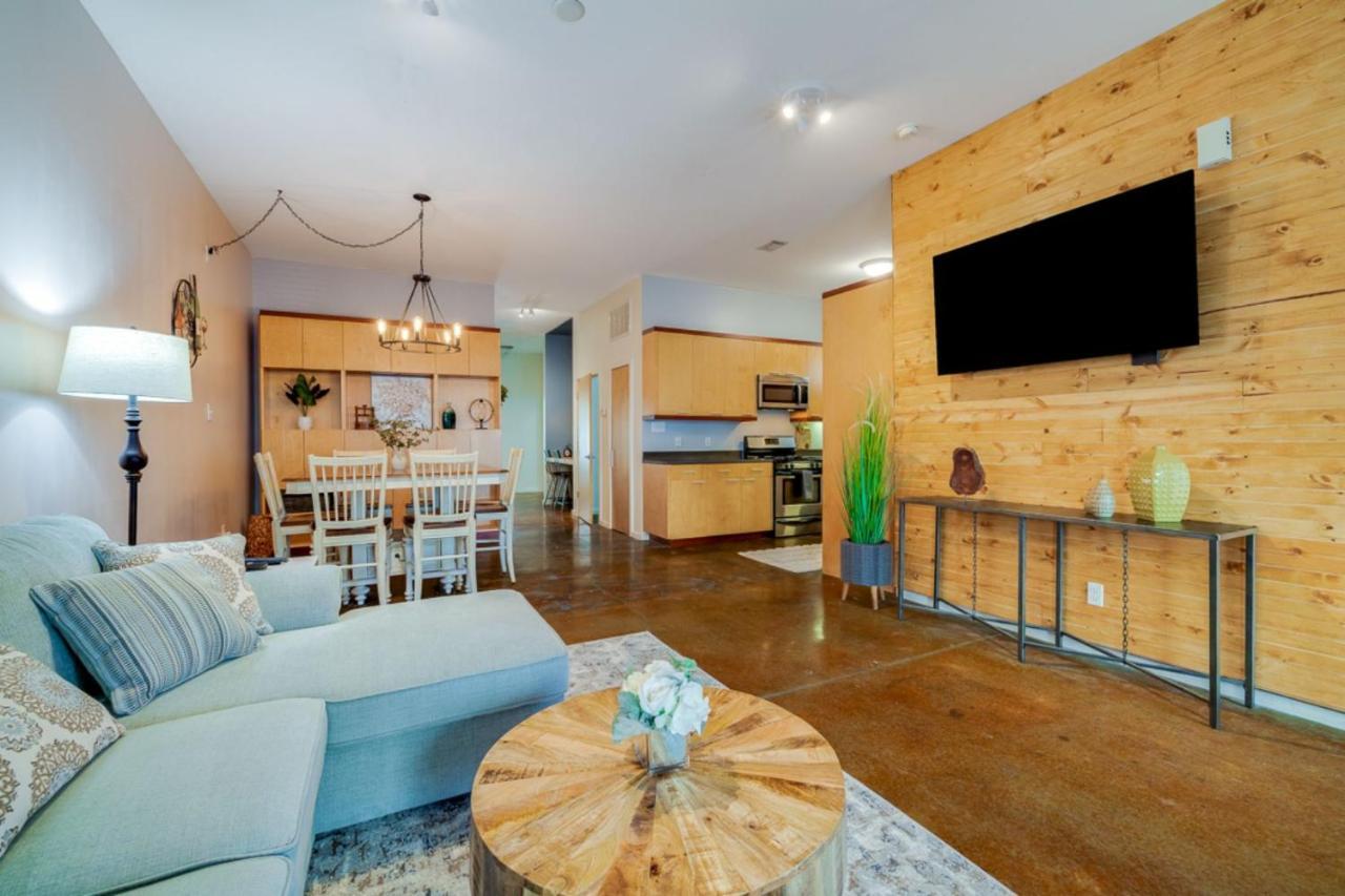 Southern Charmer-Historic District Downtown-Front Porch-Walk Score 90!!-Private Parking-1 Minute To Forsyth Park Savannah Exterior foto