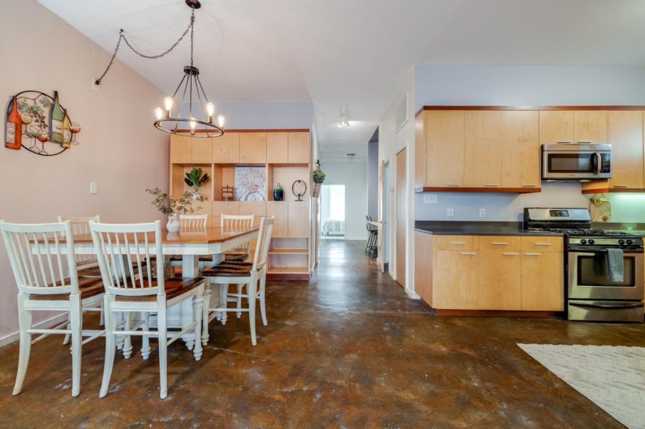 Southern Charmer-Historic District Downtown-Front Porch-Walk Score 90!!-Private Parking-1 Minute To Forsyth Park Savannah Exterior foto